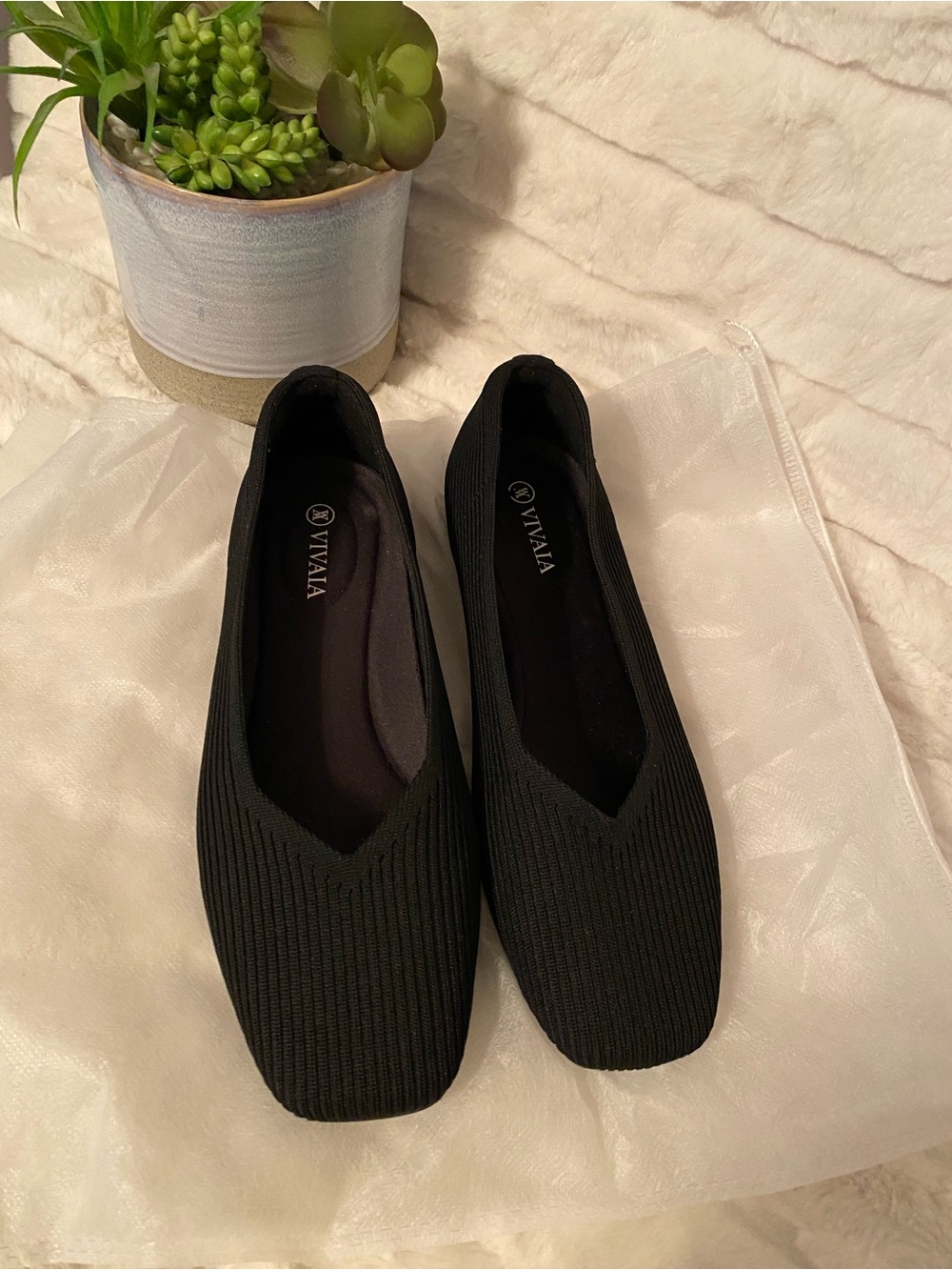 Like New Vivaia Black Knit Ballet Flats - Comfortable Everyday Slip-Ons